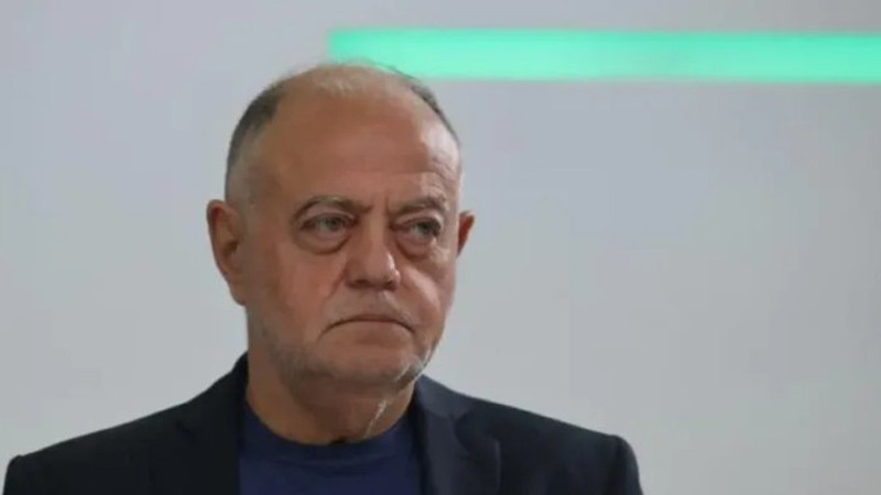 Атанас Атанасов: Някой от Москва „натиска копчето“ на Румен Радев