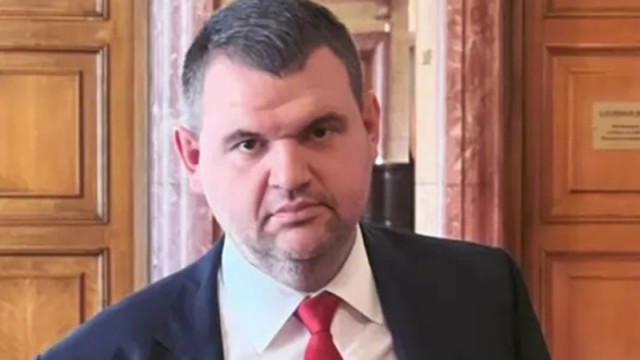 Пеевски иска заличаването на Джевдет Чакъров като председател на ДПС