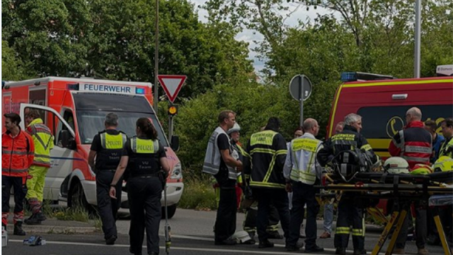 20-годишен шофьор се вряза в група деца в германския град Хюрт, югозападно от Кьолн