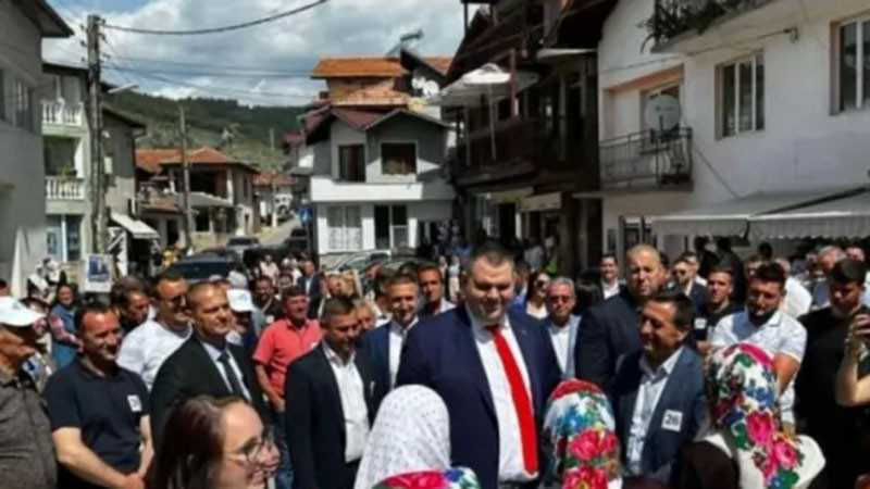 Делян Пеевски: Да сме единни, с грижа за хората! Честит Курбан Байрам!