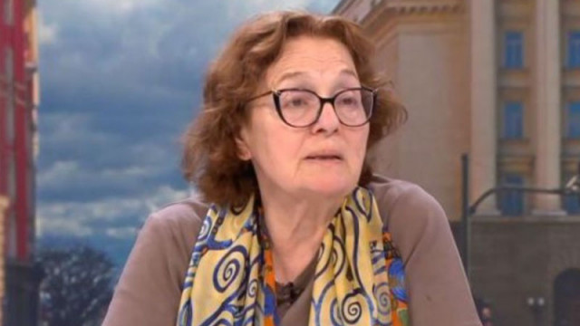 Коларова: Радев се постави в слаба позиция - както от юридическа, така и от политическа гледна точка
