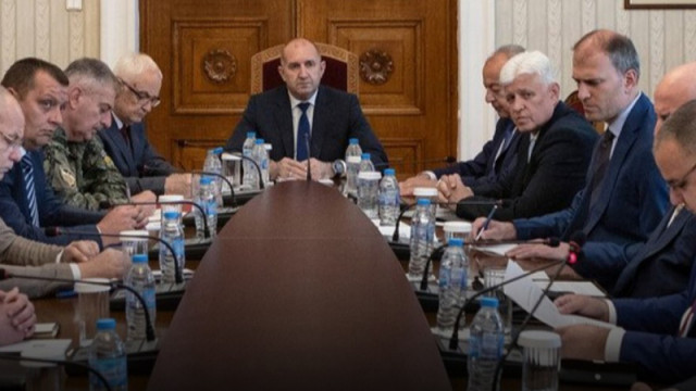 Радев свика службите на спешна среща заради напрежението в Близкия изток