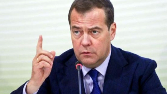 Медведев: Миротворецът Тръмп дойде и започна нова война