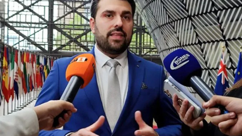 Георг Георгиев: Европарламентът не може да се изказва за македонския език