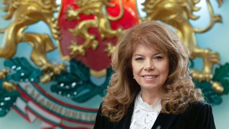 Илияна Йотова в Краков: Българските училища в чужбина поддържат българското самосъзнание