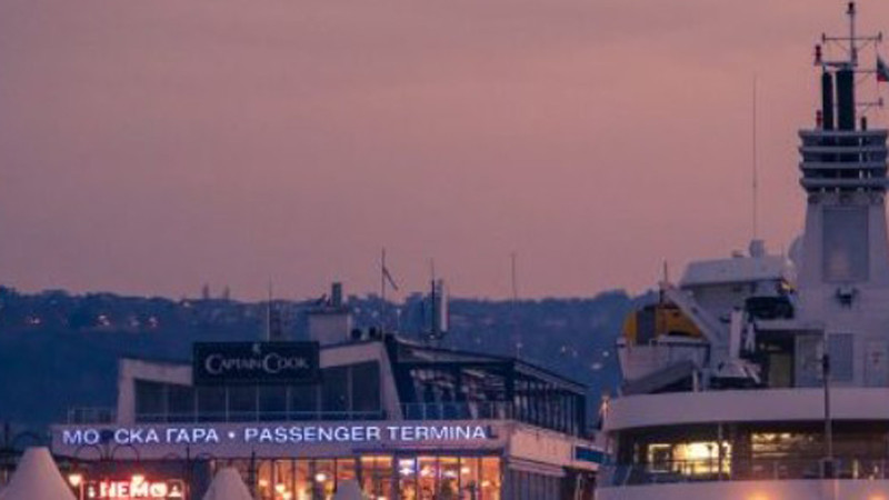 Морска гара - Варна става на 57 години
