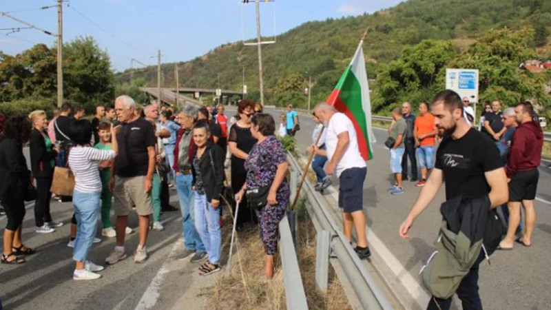 Самораново излиза на протест заради проблеми с питейната вода