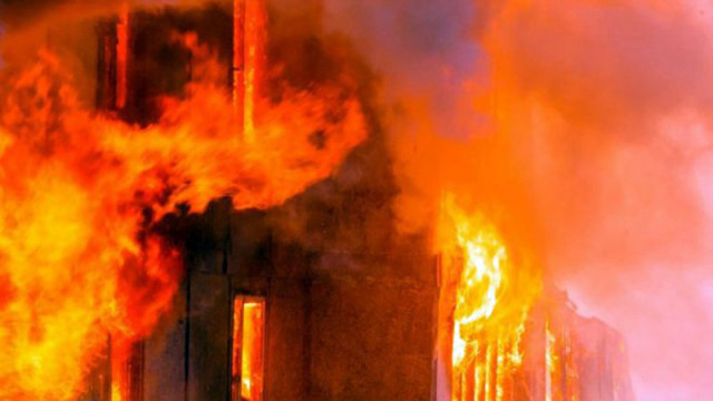 Самоковец запали дома на бившата си жена, в който спели и двете им деца