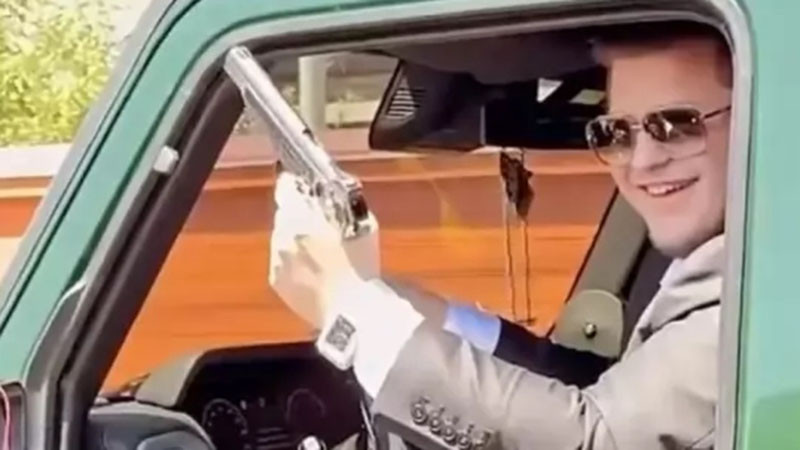 Сватбата на 17-годишния Адам Кадиров: Синът на чеченския лидер стреля със златен пистолет