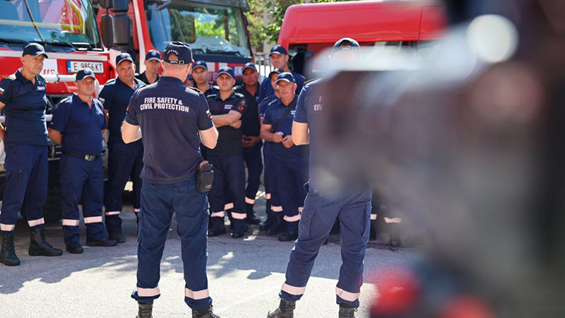 Първа група от 20 български пожарникари замина за Гърция