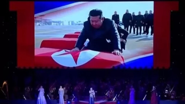 Пхенян показа как Ким Чен-ун оплаква войници, за които се смята, че са загинали в Русия