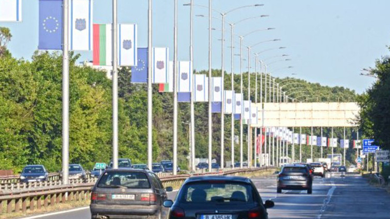Над 170 нови знамена ще посрещат гостите на Варна това лято