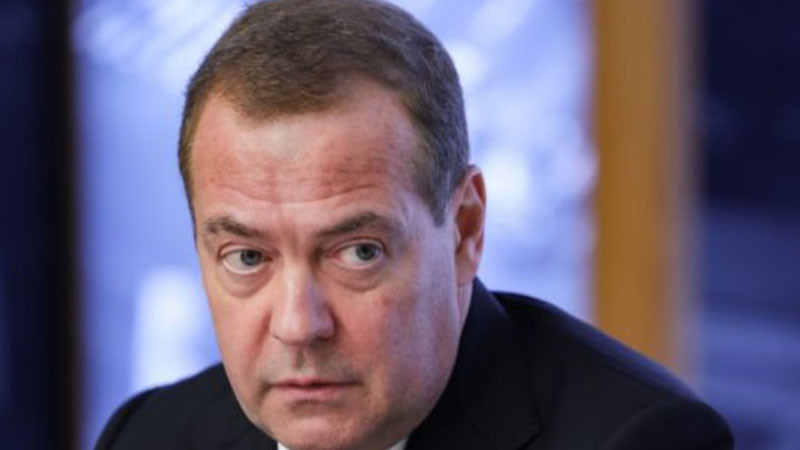 Медведев: Генералният секретар на НАТО явно е изял твърде много вълшебни гъби, да почва да учи руски