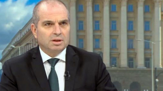Гроздан Караджов: Реагирам на всички критики, но не съм съгласен да обиждаме железничарите