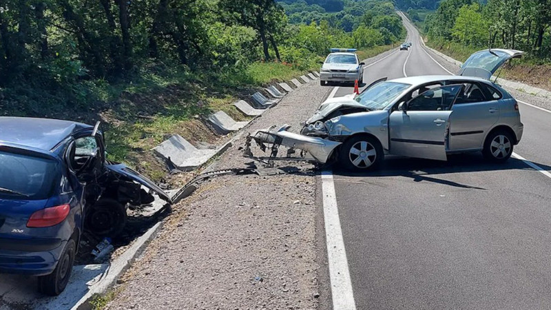 Три нови жертви взе войната по пътищата