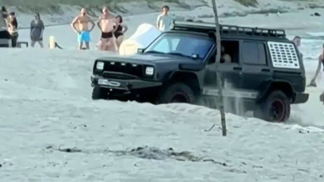 Глоби за шофьори, навлезли с джипове в плажната ивица на Паша дере