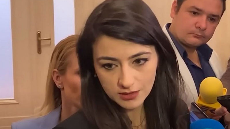 Бориславова: Други кметове и общински съветници в страната сякаш няма