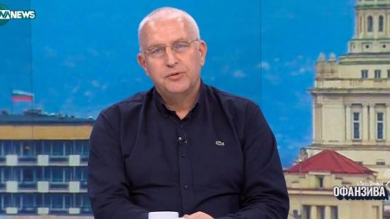 Проф. Малинов: Опозицията не може да спре правителството да изкара пълен мандат