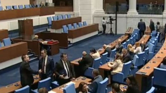Парламентът променя закона за досиетата - избирателните комисии ще дават данни за кандидатите