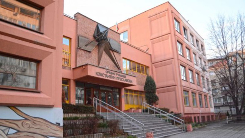 Стартираха ремонтните дейности в две варненски училища