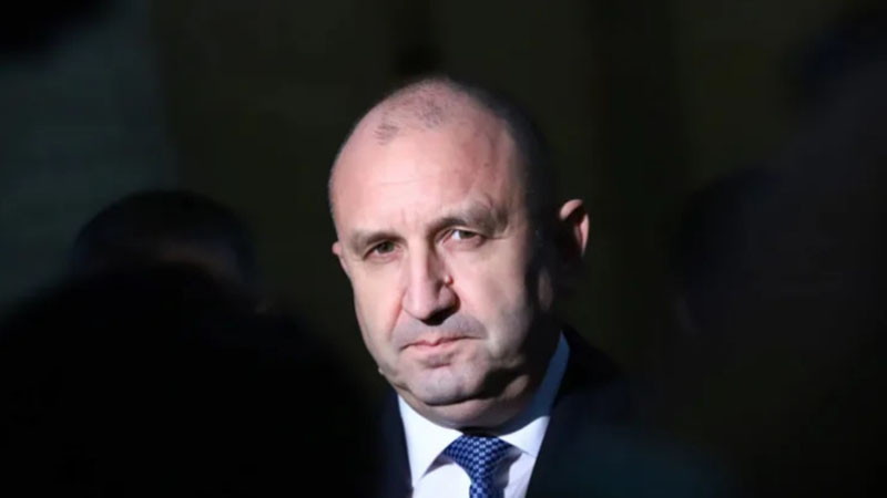 Калина Андролова за Румен Радев: Главният шарлатанин на републиката“