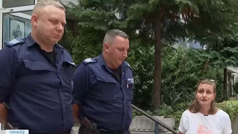 Полицаи с големи сърца: Помогнаха за спасяването на 2-годишно дете, погълнало хапчета