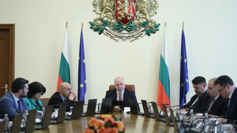 Правителството ще решава днес за създаването на "Магазин за хората"