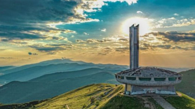 Паметникът на Бузлуджа няма да става хотел, увери областният управител на Стара Загора