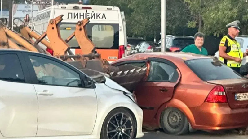 Тежка катастрофа в Свети Влас с пострадали и намачкани ламарини