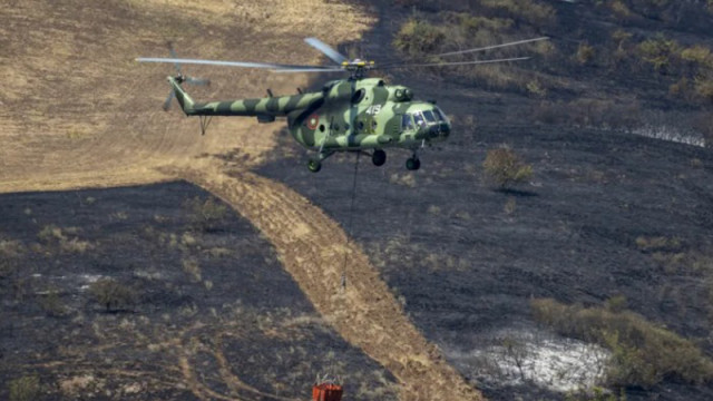 Военнослужещи участват в гасенето на големите пожари в областите Благоевград, Хасково и Ямбол