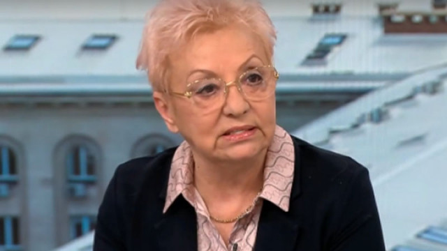 Диана Дамянова: Пеевски играе бридж на световно ниво срещу белота на ПП
