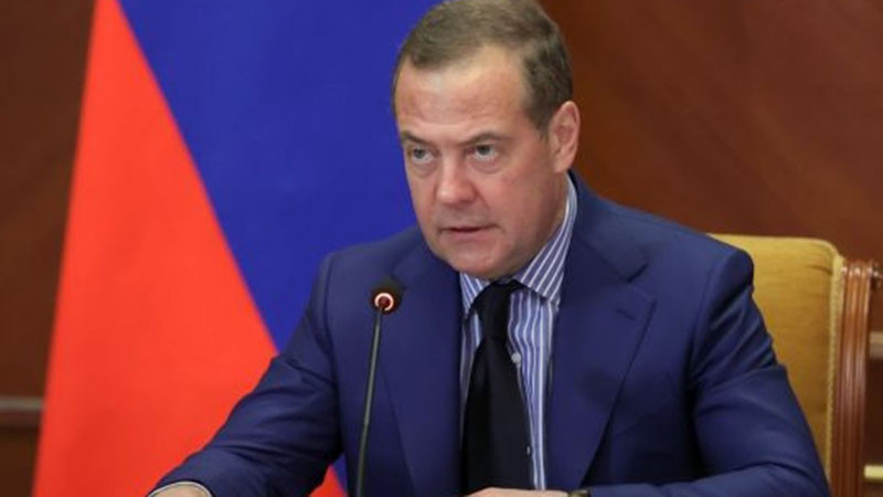 Дмитрий Медведев: Тръмп съсипа Европа с митническото споразумение