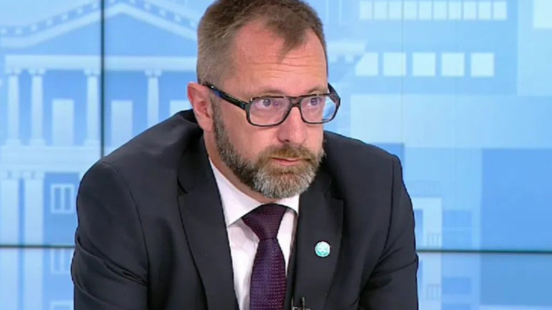 Шефът на АПИ: Не мога да преценя дали се краде от парите за ремонти на пътищата, по-скоро - не