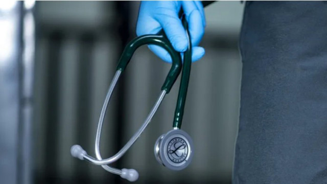 Предложенията за обвързване на минималните заплати на медиците със средната