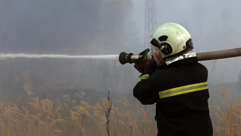 Овладян е пожарът край село Мелница