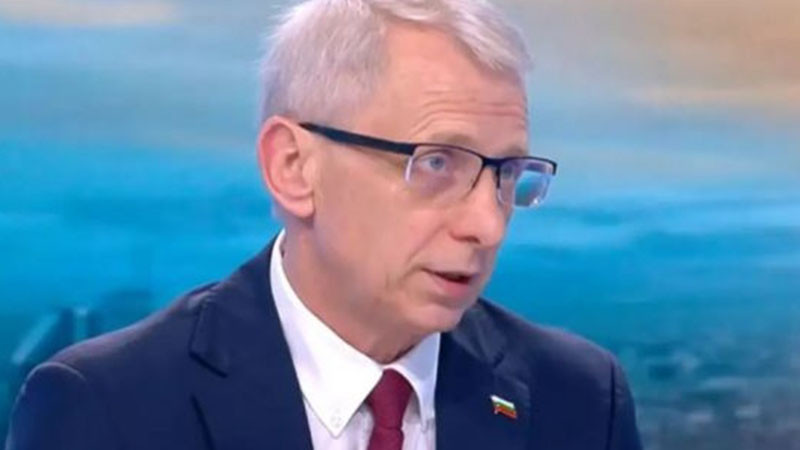 Денков "демократично" изгони Борисов и Пеевски от "политическия пейзаж", ще работи с МЕЧ