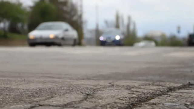 Временни промени на движението по две магистрали