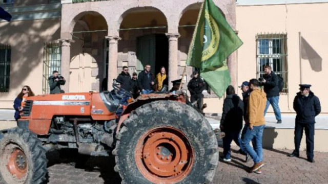 Фермери в Гърция заплашват с блокада на пътя към Халкидики