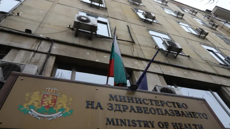 МЗ дава по още 2600 лв. към парите на младите лекари специализанти
