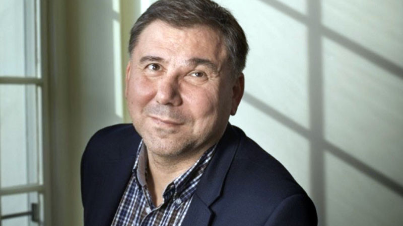 Иван Кръстев за "Файненшъл таймс": Зеленски с основание се опасява от протестите срещу корупцията