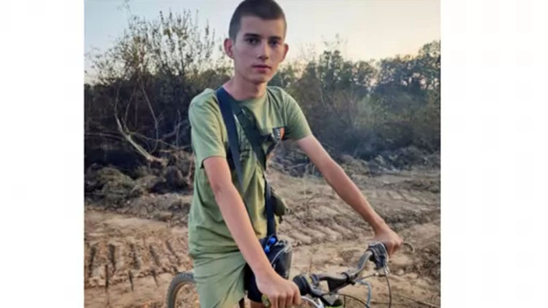 Иван Янев: Шапки долу за 16-годишния Даниел! Разнася вода и храна за пожарникарите и доброволците