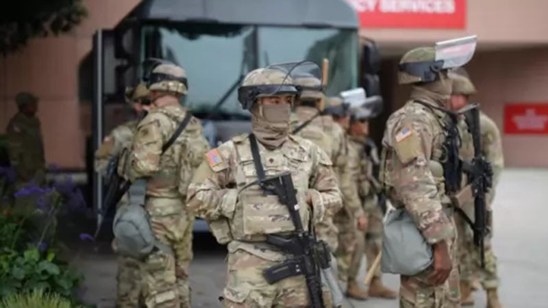 Гвардейци заляха Вашингтон тази нощ, гонят бездомните (ВИДЕО)