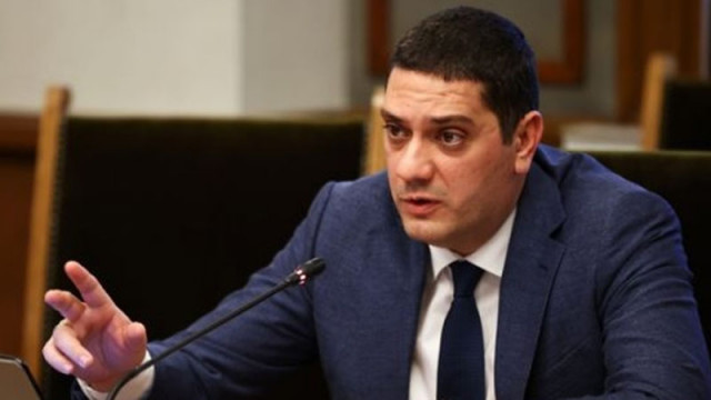Гаджев:Кабинетът Петков купува система за гасене на пожари за 7 млн евро, която не може да се ползва