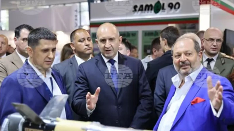 Радев заедно с оръжейния търговец Генчо Христов, нарушавал санкциите срещу Русия