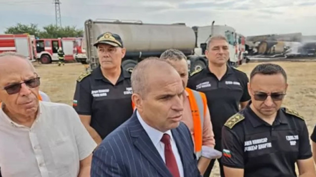 Караджов: Близо 100 метра от жп инфраструктура е изцяло унищожена от инцидента с дерайлиралия влак