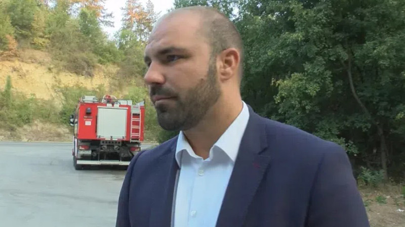 Пожарът край Велико Търново е овладян: Има задържан шофьор на тир