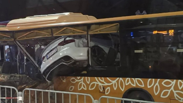 Шофьорът на автобуса, в който се вряза Виктор, е в изключително тежко състояние