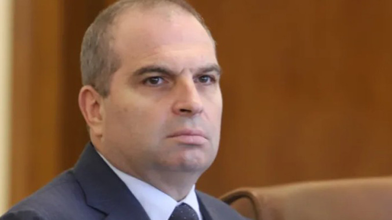 Министър Караджов: Обявяваме процедурата за избор на нови оператори на „БДЖ-Пътнически превози“