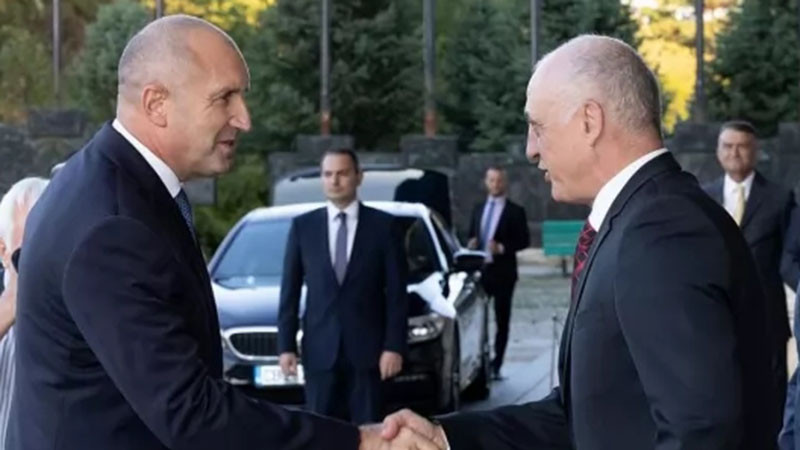 Президентът издаде указ за преназначаването на ген.Емил Тонев за шеф на НСО