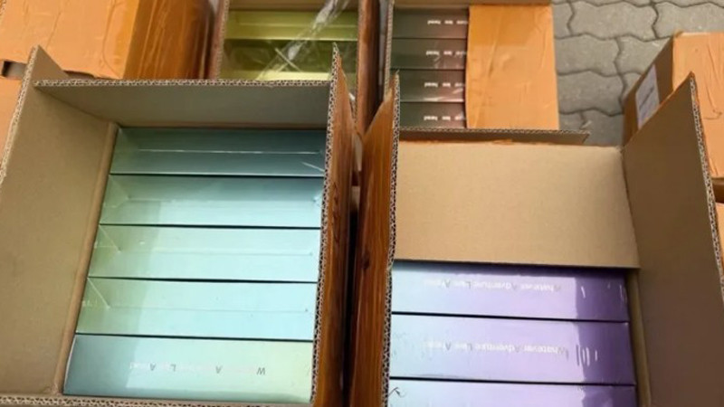 Митничари задържаха голямо количество нелегални китайски вейпове в София